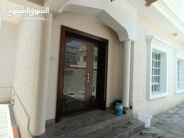 Aziba villa 4+1 for rent بالعذيبه الشماليه فيلا 4+1 للايجار