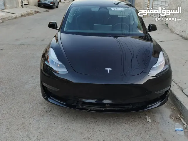 تسلا للبيع