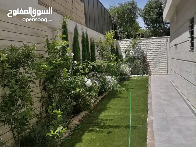 شقة فاخرة للبيع في الكرسي - قرب المخابرات 205م مع حديقة وترسات 130م تشطيب سوبر ديلوكس لم تسكن