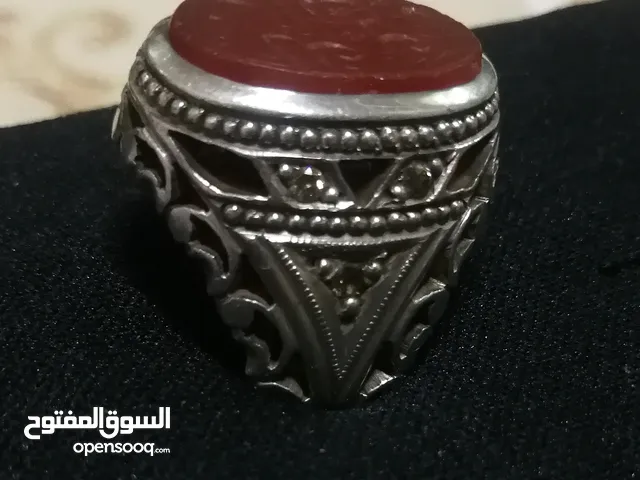 إنتاج خواتم فضة مصنوعة یدویّا