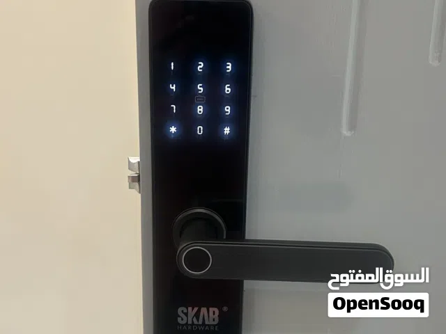 قفل باب ذكي (Smart Door Lock) عالي الجودة في الخفجي