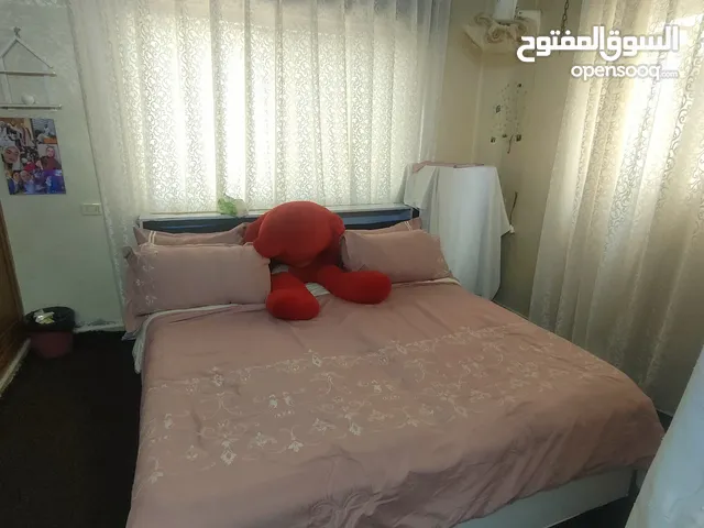 غرفة نوم مستعمله