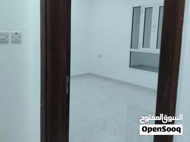 شقه للايجار في المعبيله الجنوبيه 3 غرف نوم وصاله و 3 حمامات جديده اول ساكن جاهزه موقع راقي وجميل جدا