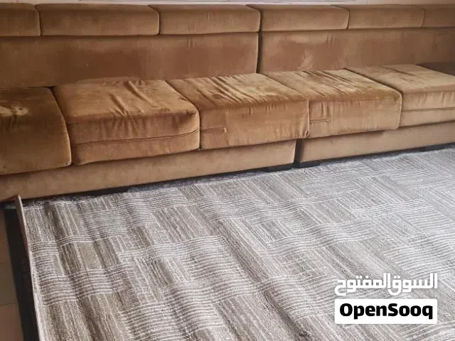 طقم كراسي نظيف للبيع السعر قابل للتفاوض