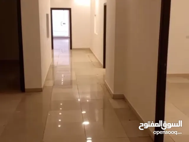 عقار يصلح عيادات او اي مجال طبي و شركة و مكاتب