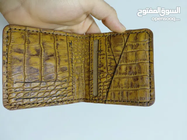 محفظه رجاليه مصنوعه يدويا من جلد التمساح