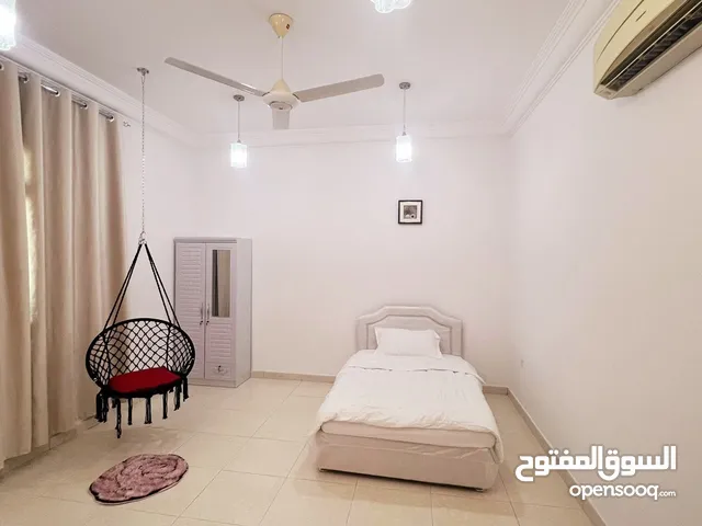 غرفة مفروشه راقيه للموظفات فقط في الموالح الجنوبيه / شامل بدون عموله