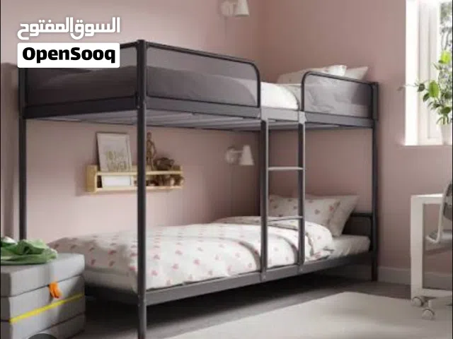 تخت ايكيا طابقين معدني بحالة ممتازة