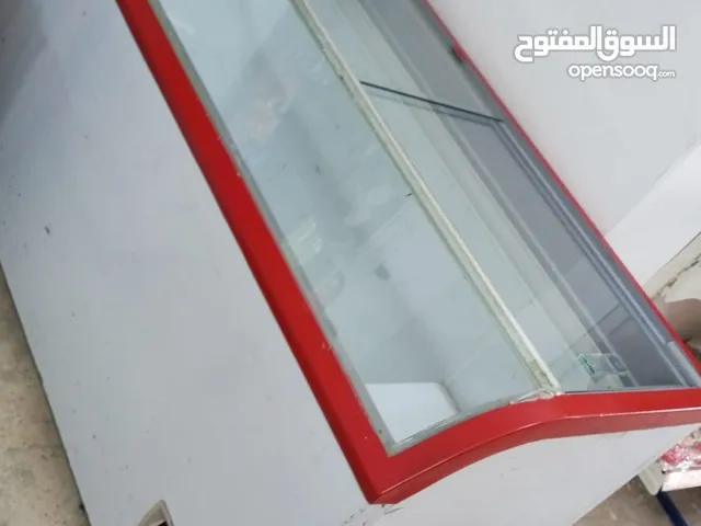 عده محل مكونه من فريزر بطح انفيرتر وثلاجه شنينه