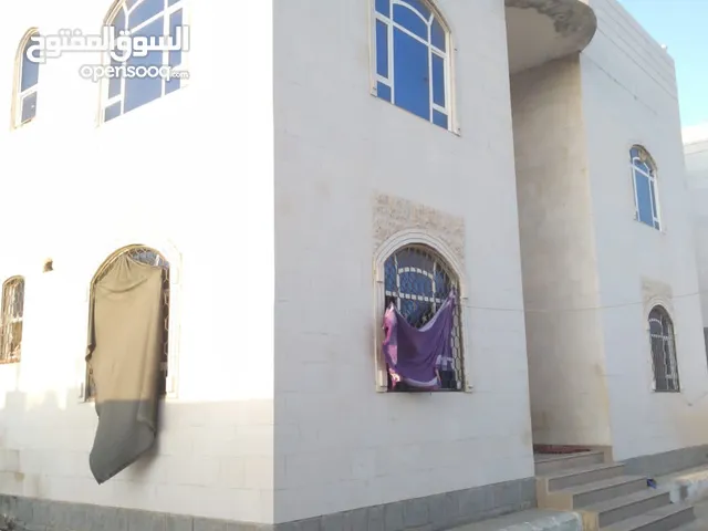 300 m2 More than 6 bedrooms Villa for Rent in Aden Other