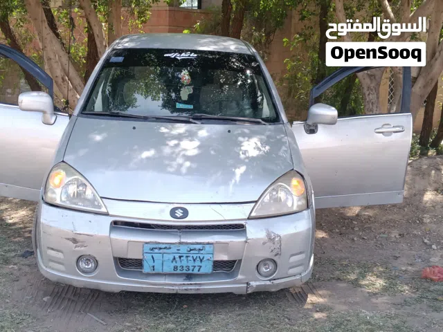 2004 سوزوكي ليانا