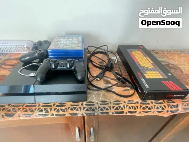 بلايستيشن 4 500 جيجا مع 2 كنترولر+الكوابل الاصلية+شاحن طويل للكنترولر+كيبورد redragon mechanical rgb
