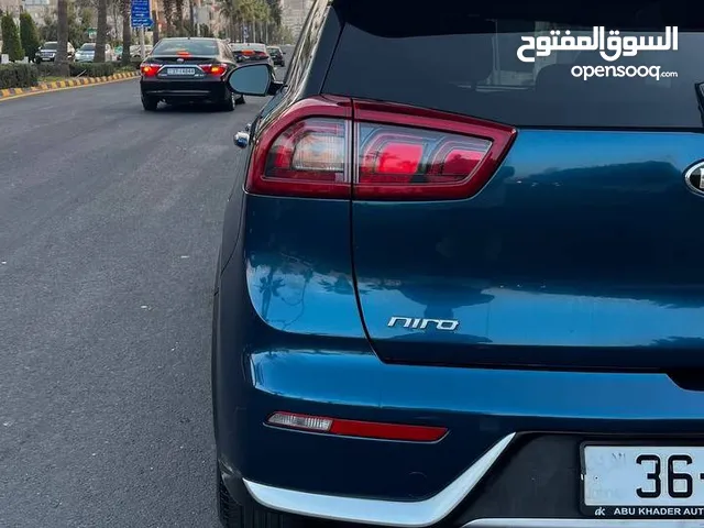 كيا نيرو ستاندرد موديل 2018 لون ازرق - كحلي