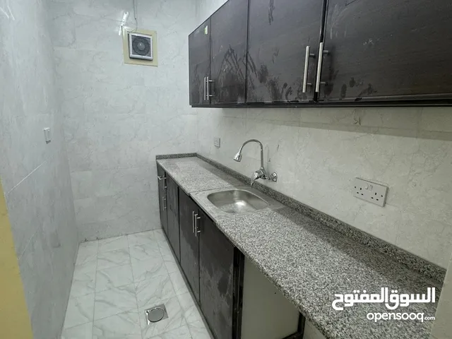 للايجار استديو ضمن فيلا في منطقة الجاهلي 1900 شهري شامل