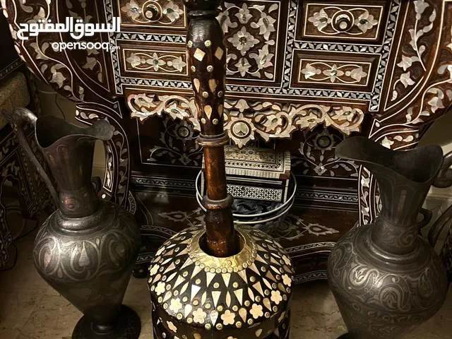 قطع نادرة طاولات وكراسي