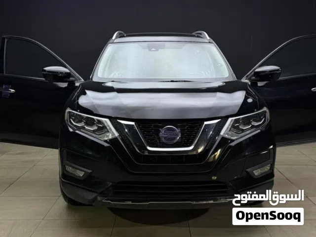 Nissan Rogue// Model 2017 // American space // just bye & drive,,,,