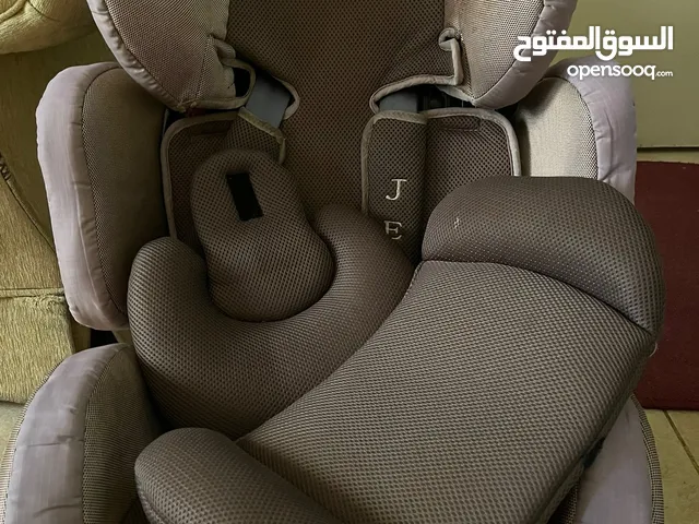 كرسي سيارة للأطفال