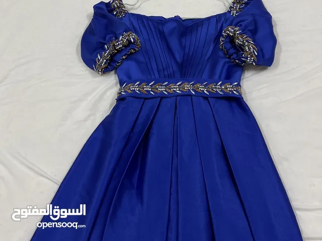 فستان مناسب للاعراس او الحفلات