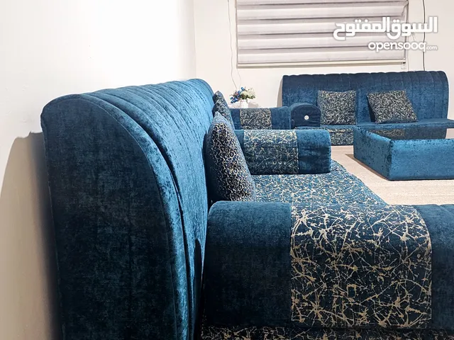 متفرقات للبيع بداعي السفر مجلس عربي .مسابل .سشوار .شواية.فرن .كارسيت..صواني..صاج