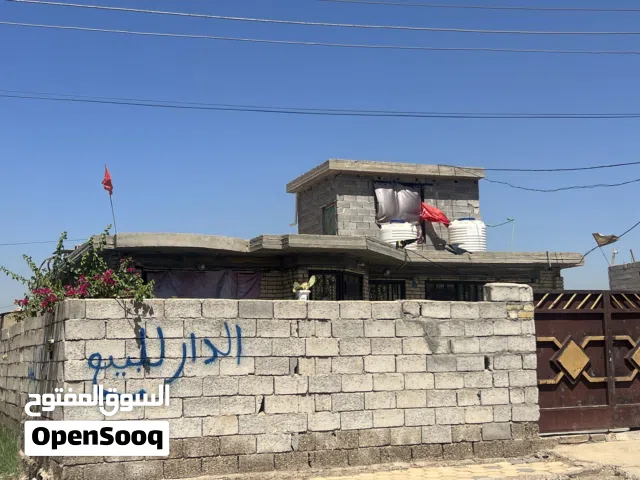 للبيع دار على أرض مساحتها دونم وربع (3125 م2)، تحتوي على بيتين مستقلين.