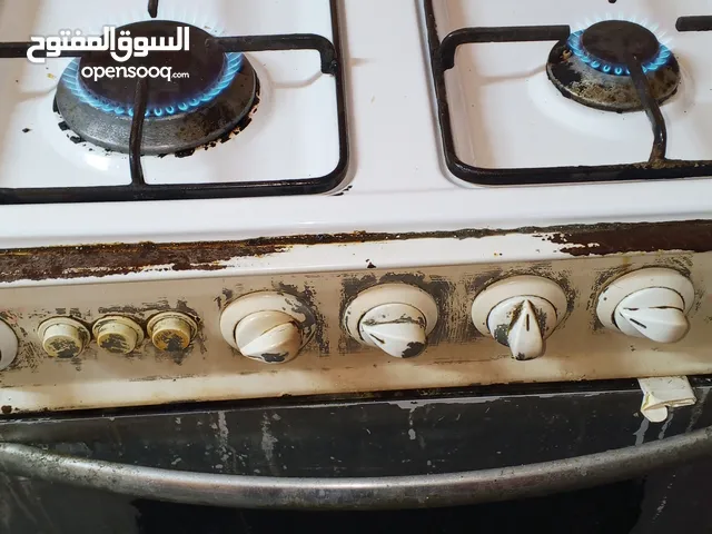 جرة غاز مليانه من يومين وغاز أربعه شعله وفرن وغساله نصف اوتوماتيك مستعمله للبيع