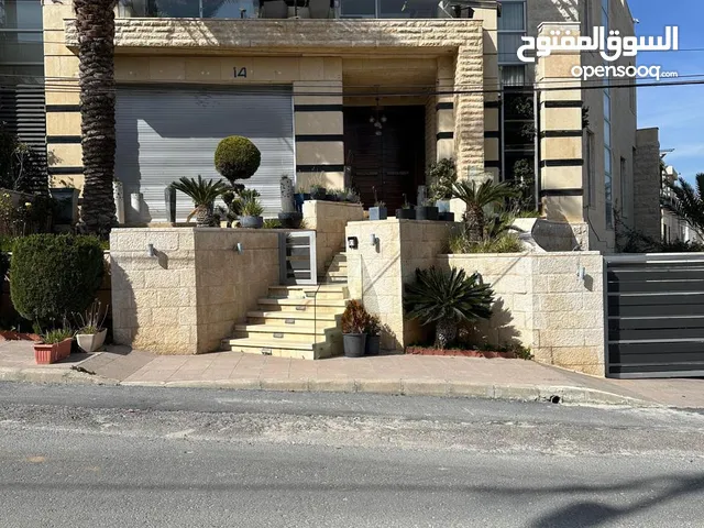 700 m2 More than 6 bedrooms Villa for Sale in Amman Dabouq