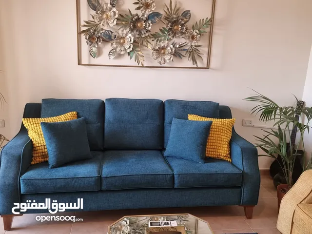 طقم كنب 7 مقاعد للبيع طاولة وسط + جانبيات