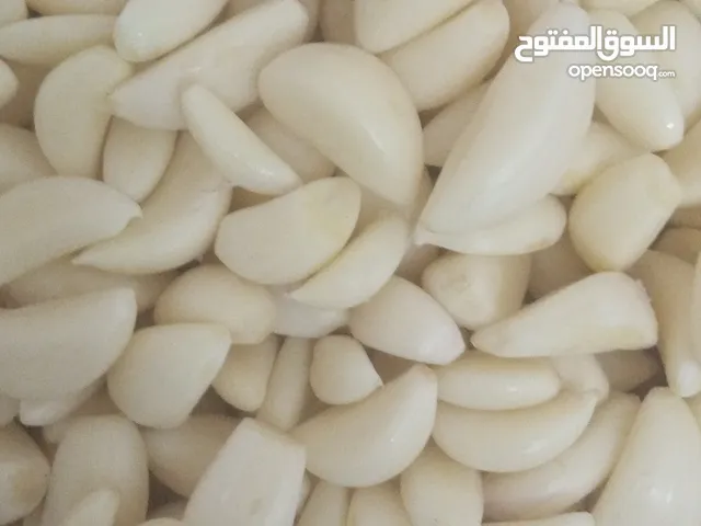 ثوم مقشر طازج