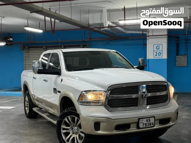 2016 دودج رام Laramie