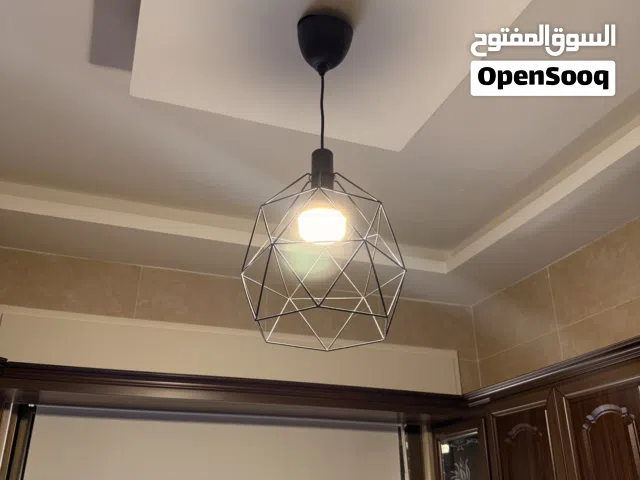 ثرية لون اسود من ايكيا