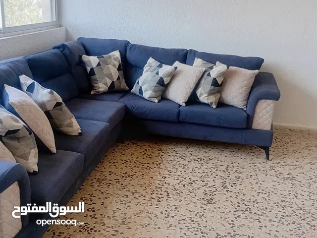 Are you looking for that particular contemporary living room set? Then look no further.