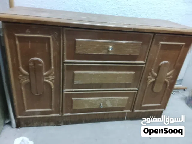 بوفيه بحالة جيدة للبيع اثاث غرف نوم خشب لاتيه