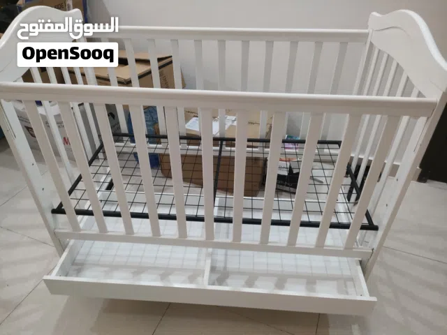 سرير بيبي مع درج