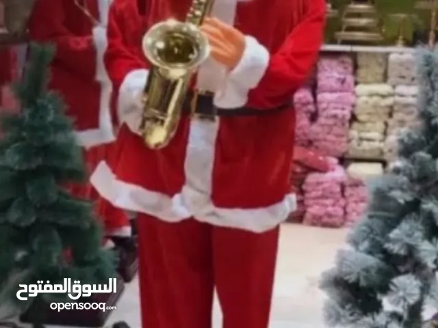 بابا نويل الحجم كبير يرقص ويغني مع قاعده جميل جدا وبه ضمان اكثر من خمس سنوات