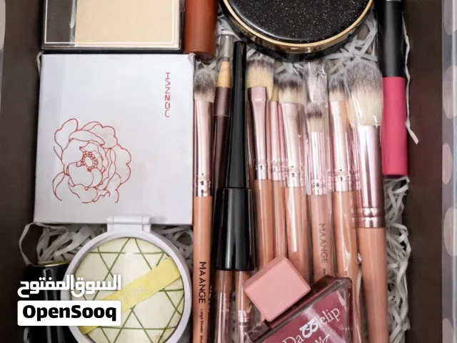 مجموعة مكياج متكاملة (بوكس هدايا) - تشكيلة راقية وجديدة
