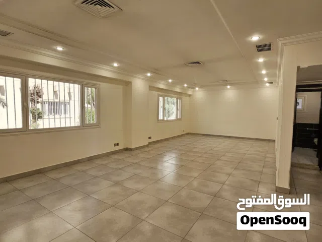200 m2 1 Bedroom Apartments for Rent in Hawally Jabriya