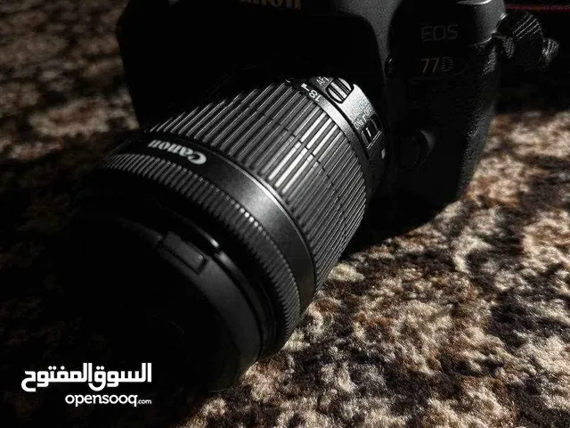 Camera Canon 77D