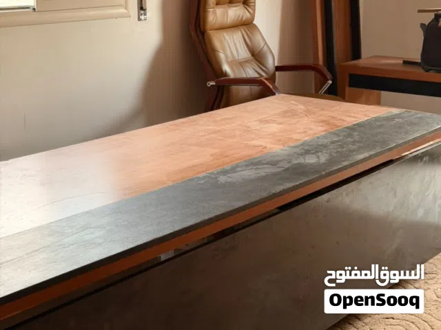 مكتب كبير الحجم جديد وارشيفات إيطالي السعر  10آلاف و500
