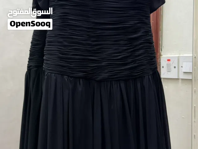 فستان اسود