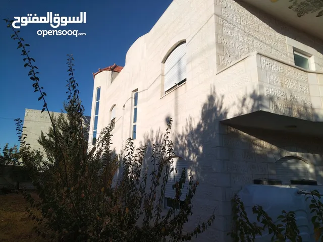 350m2 More than 6 bedrooms Townhouse for Sale in Amman Naour