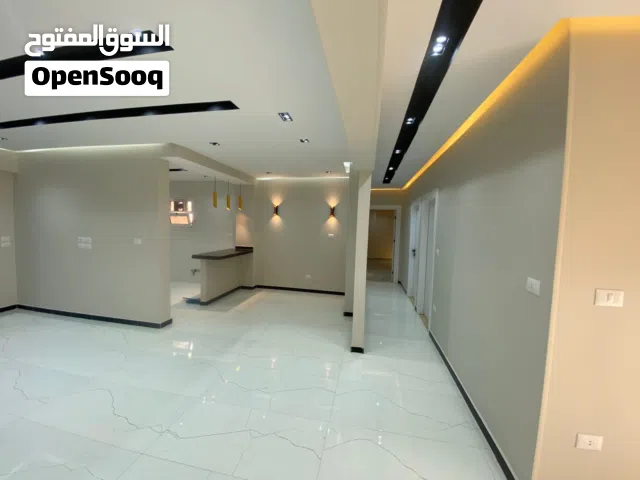 185 m2 3 Bedrooms Apartments for Sale in Giza Sheikh Zayed