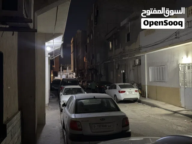 منزل لبيع في ادريبي قريب الي طريق الرئسي