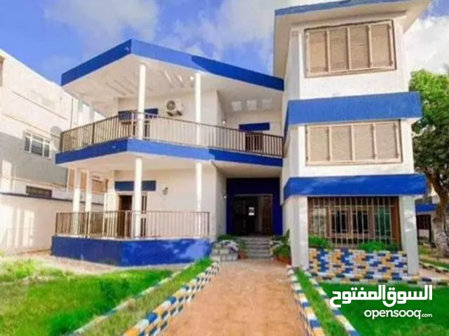 300 m2 More than 6 bedrooms Villa for Rent in Benghazi Beloun
