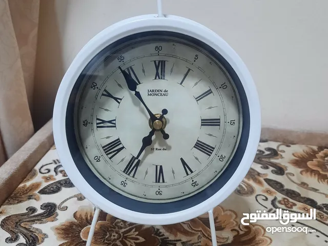 A beautiful desk clock for any home decor and u can use it anywhere