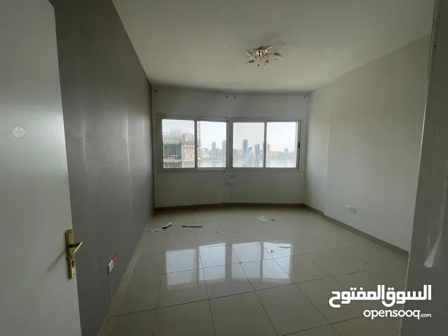 2800 ft 3 Bedrooms Apartments for Rent in Sharjah Al Majaz