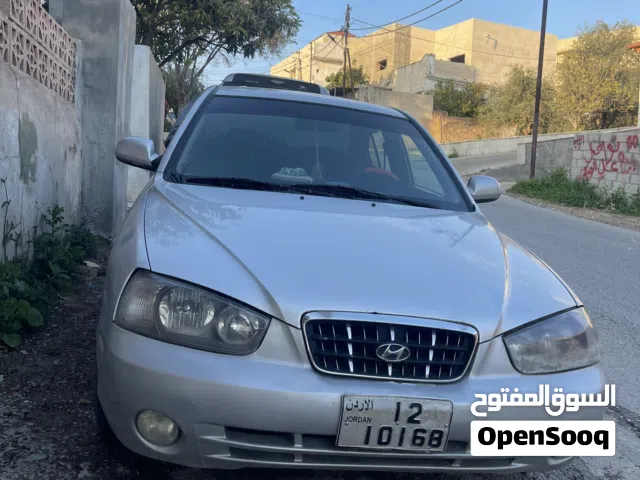 2001 هيونداي افانتي Standard