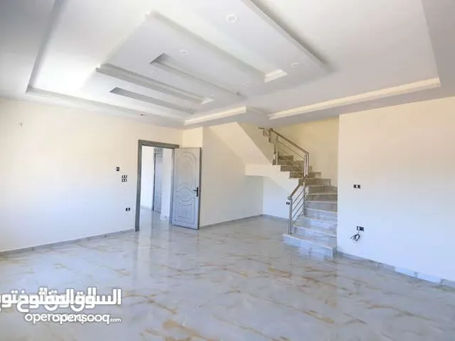 شقة ثالث مع روف لم تسكن اعلان رقم (SL1811)