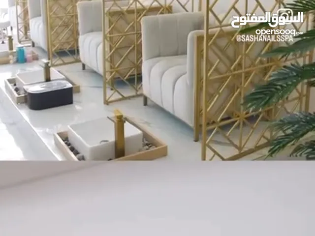 صالون أضلفر مميز جدا في أفضل مواقع - السابع - موقع حيوي ممتاز