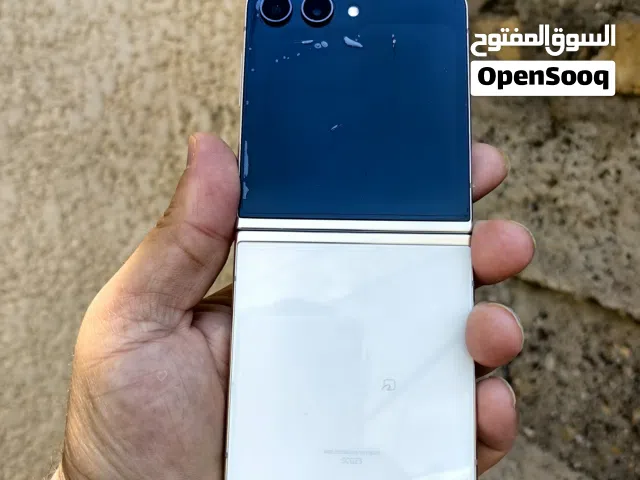 Samsung Galaxy Z Flip5 256 GB in Baghdad