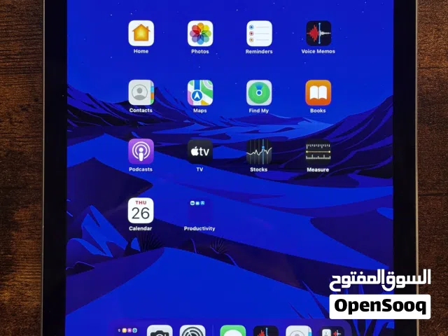 Apple iPad 128 GB in Um Salal